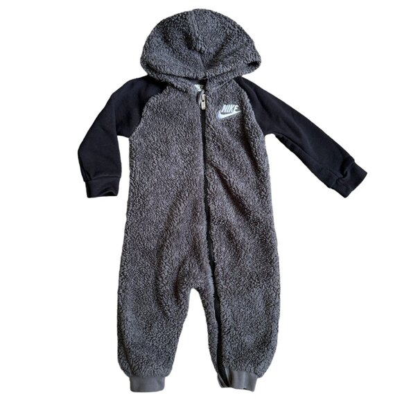 Nike Baby Hooded Sherpa Coverall Onesie 12M Gray Black Full Zip Long Sleeve - Picture 1 of 3